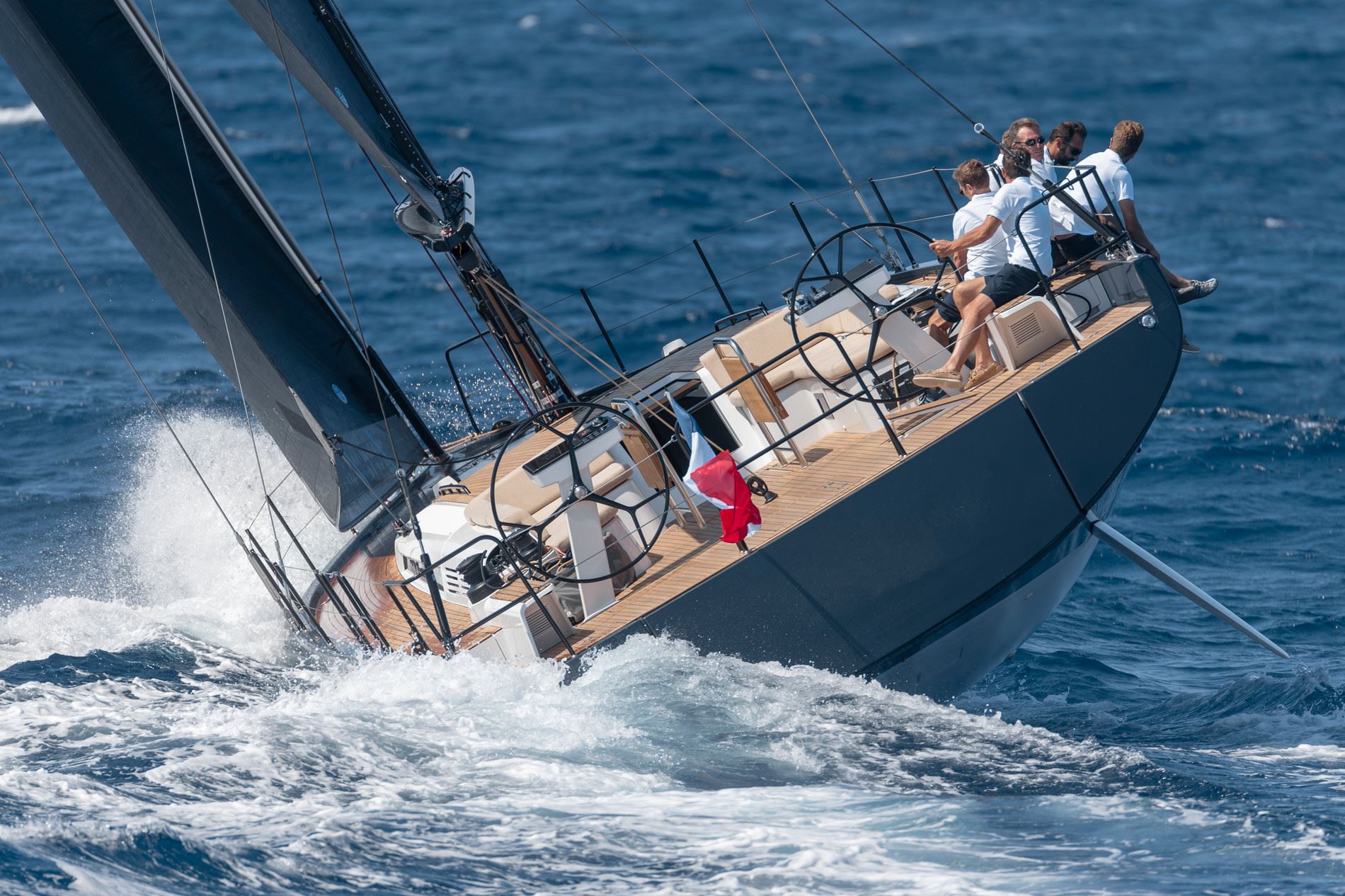 BENETEAU – FIRST YACHT 53 complet