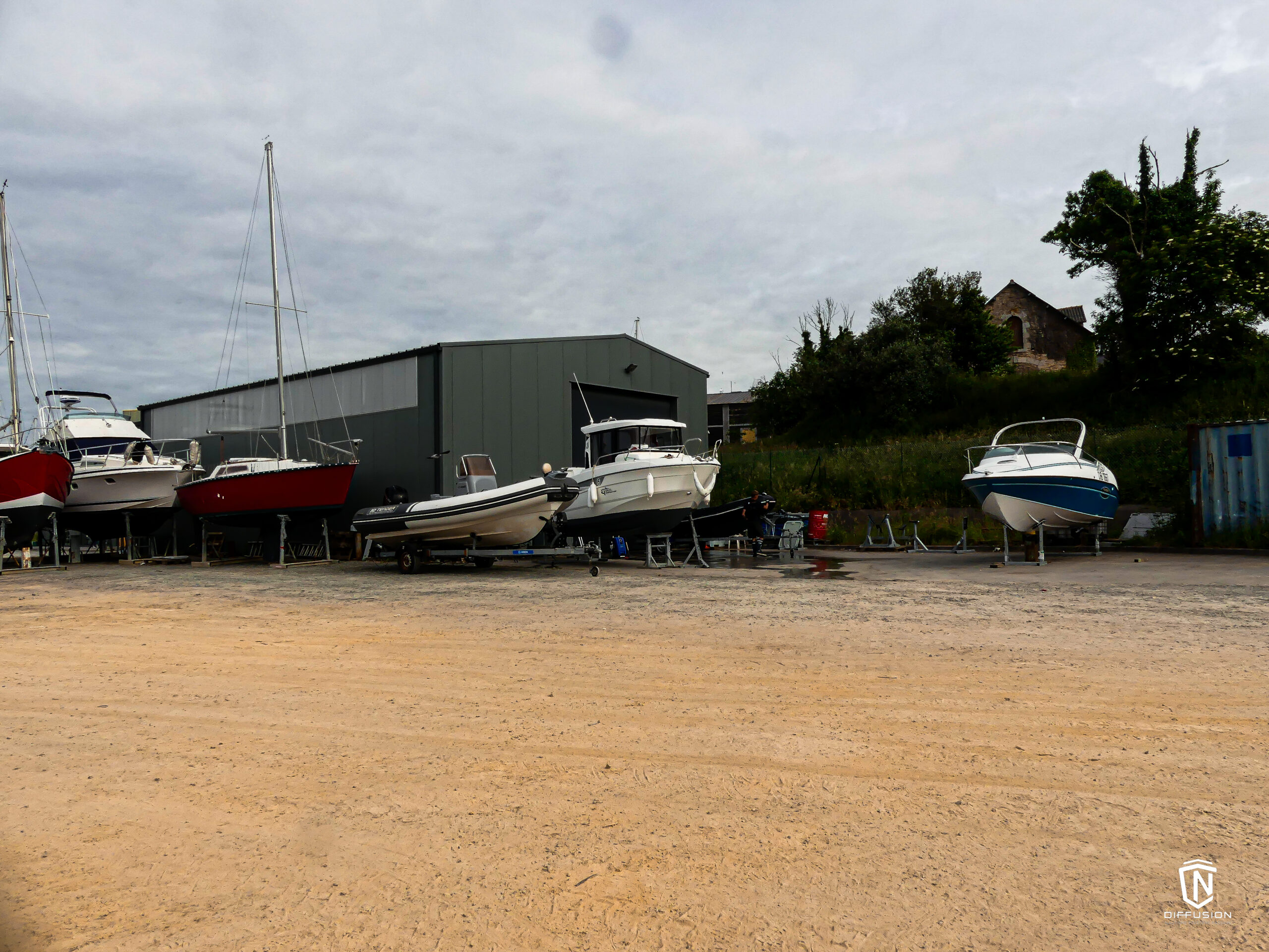 cn diffusion concarneau concession beneteau bateau hivernage reparation mecanique zodiac quicksilver